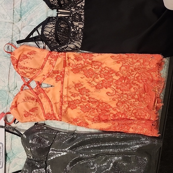 Bebe and Guess party dresses - Picture 4 of 6